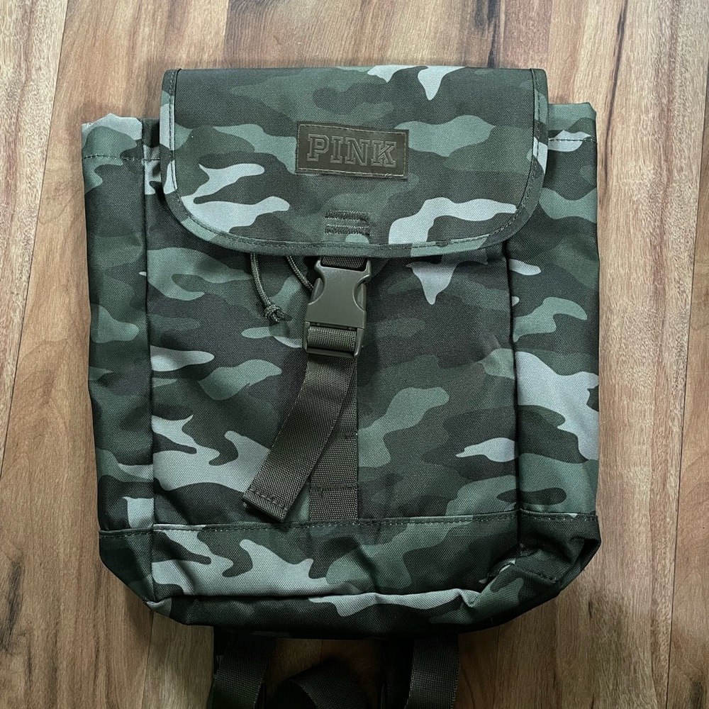 VS Pink backpack